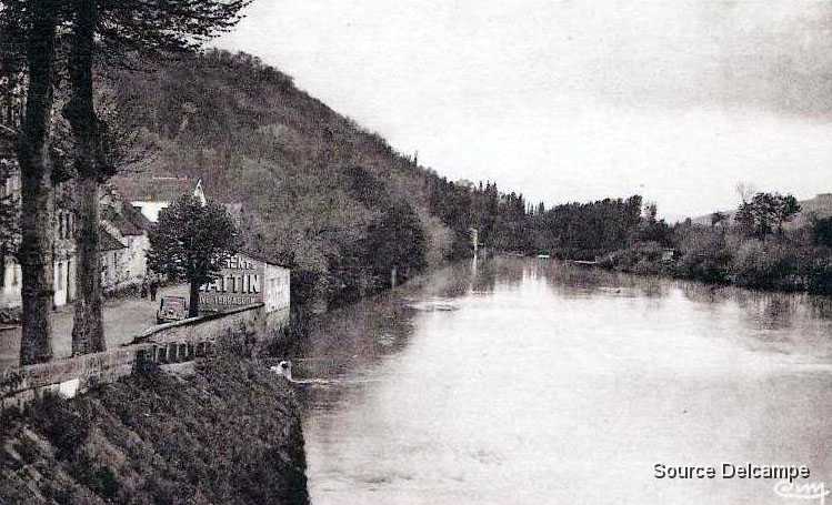 24 Terrasson Les Rives de la Vezere.jpg